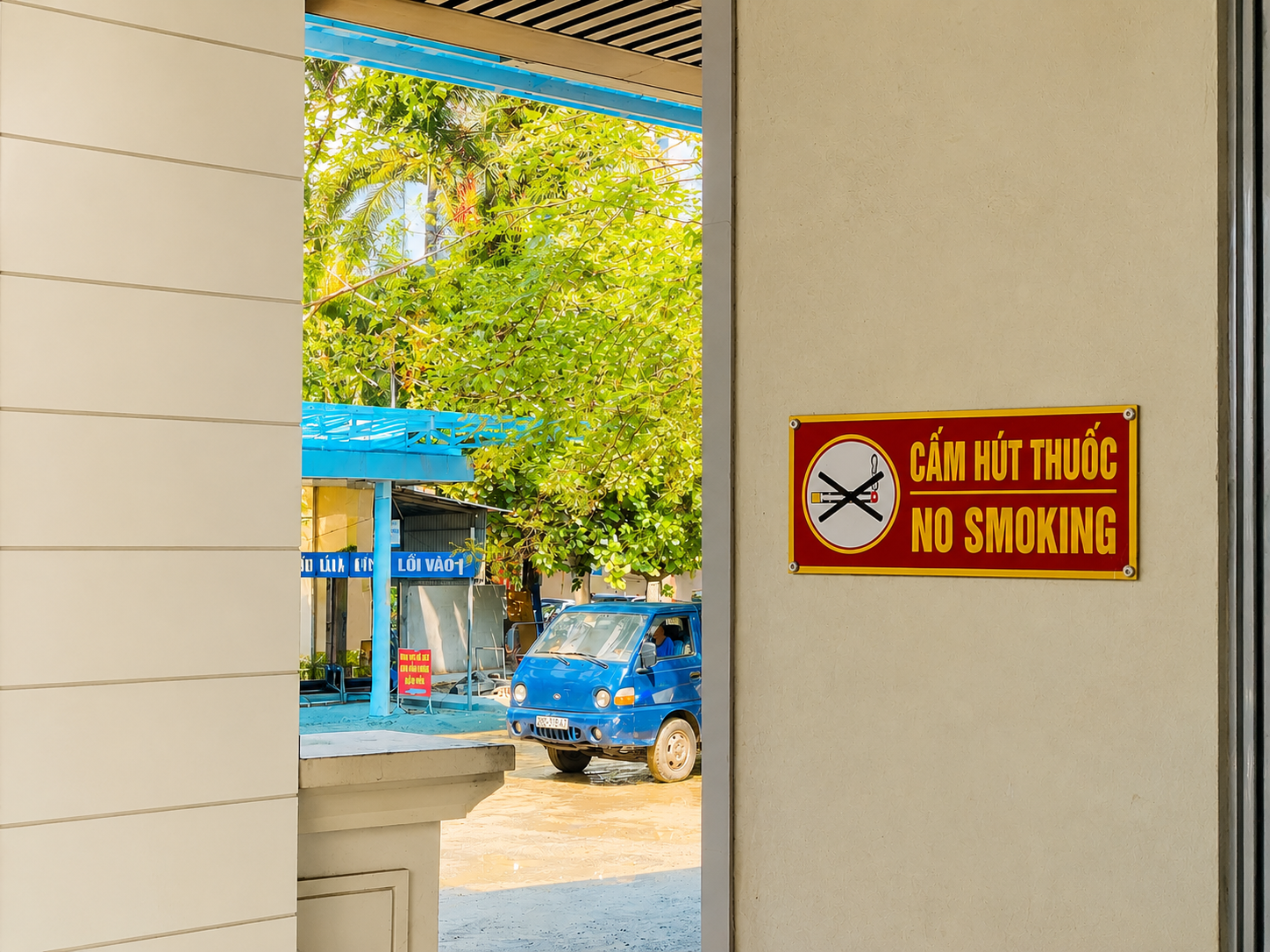 Hình ảnh biển cấm ở các góc bệnh viện